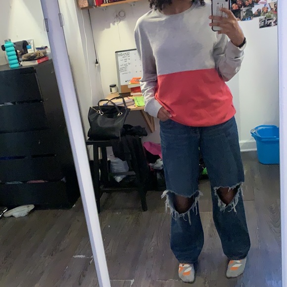 H&M red and grey crewneck - Picture 3 of 3